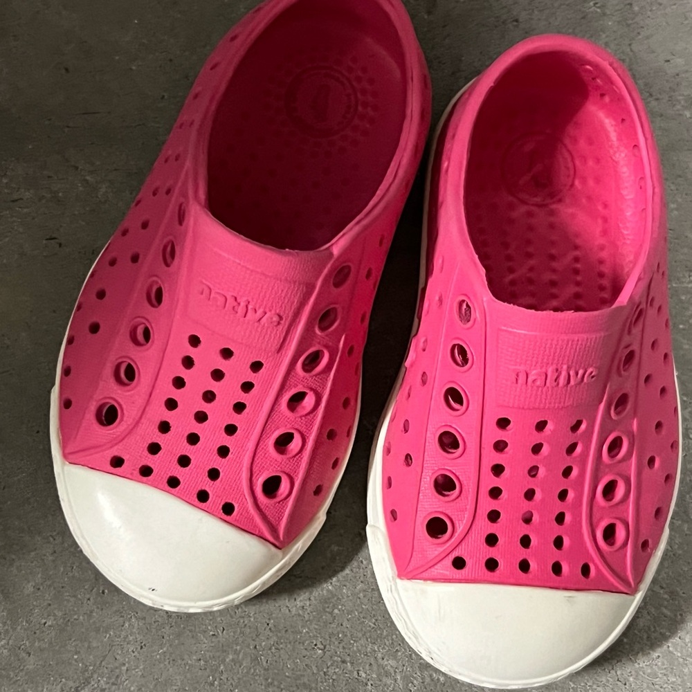 Size 5 Native Shoes